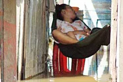 Triều cường ở TPHCM đạt đỉnh cao nhất 48 năm qua: Nhiều nơi ngập nặng, thiệt hại chưa tính hết ảnh 2