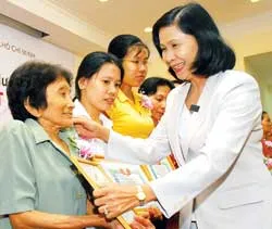TP Hồ Chí Minh: Tuyên dương 103 phụ nữ khuyết tật vượt khó