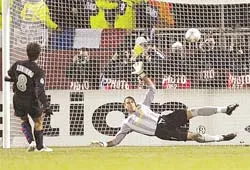 Barca đoạt ngôi đầu, Rangers và Lyon tranh vé còn lại (Bảng E ): Khi RIJKAARD lại nổi đóa ảnh 1