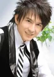 Ca sĩ Đan Trường: Sinh nhật cùng 12 người đẹp