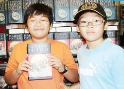 “Mình cùng đọc sách nha!...”