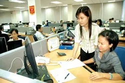 Thị trường nhân lực cao cấp: Sôi động và bất ổn