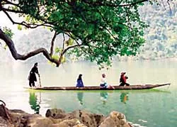 Ngao du hồ trên núi