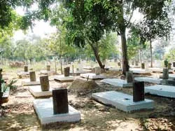 Bình Dương: Lập dự án tôn tạo nghĩa địa Bình An