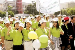 Đi bộ vì trẻ em nghèo hiếu học và khuyết tật