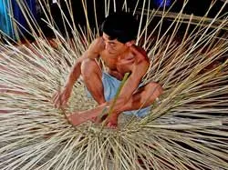 Nghề đan lát ở Bến Tre Mai này có... còn?