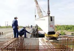 4/7 cầu trên đường Rừng Sác chậm tiến độ