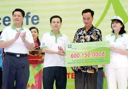 Chương trình đi bộ “ACE Life cùng bạn bước vào tương lai”