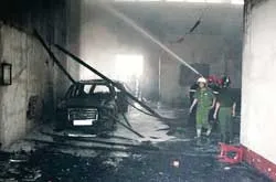 Cháy tại Trường ĐH Văn hóa Nghệ thuật Quân đội, 4 chiếc xe hơi bị thiêu rụi