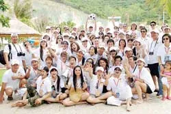 Vòng tay lớn nối tình thân ái