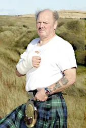 Người đánh cá quèn đương đầu nhà tỷ phú ảnh 2