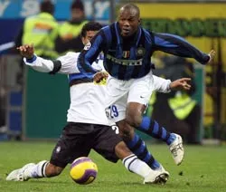 Cagliari (20) - Inter (1) : Châu chấu đá xe ảnh 1