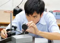 Đào tạo, bồi dưỡng cán bộ khoa học: Thiếu người, thiếu tiền…