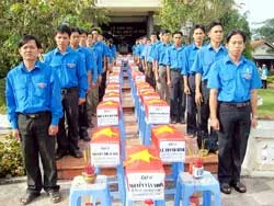 Bàn giao hài cốt liệt sĩ Thanh niên xung phong cho 10 tỉnh thành