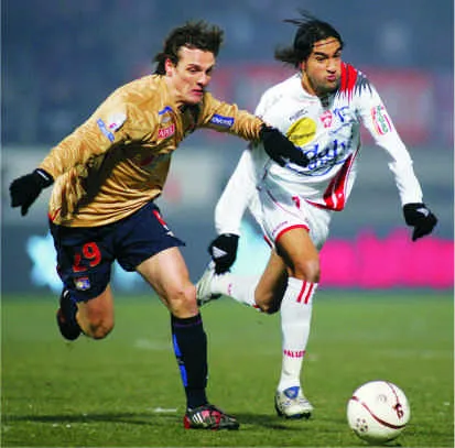 Lyon lại hòa, Marseille gia tăng chuỗi bất bại ảnh 1