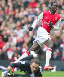 Arsenal hy vọng tái hiện lịch sử