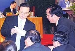 Sổ đỏ và sổ hồng chỉ còn một giấy