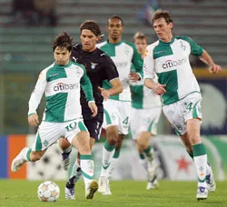 Bóng đá đẹp thất thế ? ảnh 1