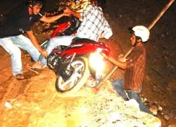 Đường mới chỉnh trang, chợ tự phát đã mọc ảnh 2