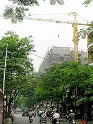 Sau sự cố ngã gãy cần trục tháp:Báo động về an toàn cho tính mạng người dân ngoài công trường?