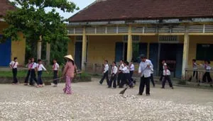 Thừa Thiên - Huế: Trường lớp phân tán, thầy trò chạy sô