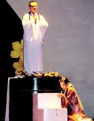 Đạo diễn trẻ Lý Khắc Lynh, Hoàng Quỳnh Mai - Hai dấu son của sân khấu hôm nay ảnh 3