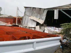 Nổ sà lan làm 5 người chết