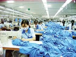 Dệt may Việt Nam: Thua thiệt vì lo... cạnh tranh nhau! ảnh 2