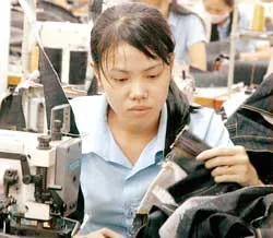 Dệt may Việt Nam: Thua thiệt vì lo... cạnh tranh nhau!