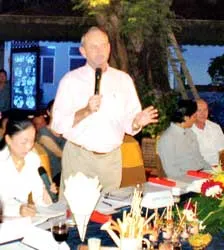 Cần cái bắt tay giữa điêu khắc và kiến trúc