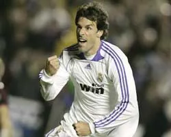 Real Madrid thẳng tiến