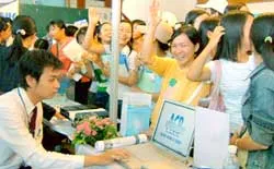 Chuyển hướng đào tạo theo nhu cầu thị trường ảnh 2