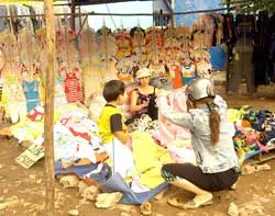 Tết với những người xa quê...