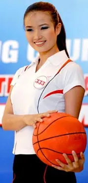 Cao Thùy Dương dự thi Nữ hoàng du lịch quốc tế 2008