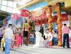 Tháng giêng lễ chùa ảnh 2