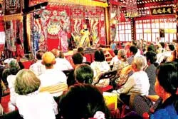 Tháng giêng lễ chùa
