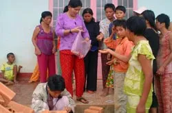 Gia đình nuôi 174 người điên