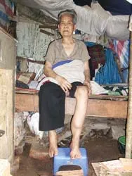 Cụ già không nơi nương tựa