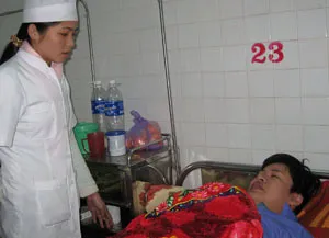 Vụ học sinh đánh thầy: Giấu nhẹm vì bệnh thành tích?