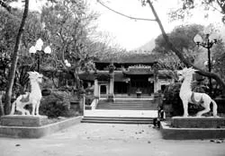 Thăm nơi Thánh Gióng về trời