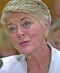 Cố vấn của bà Clinton từ chức vì phân biệt chủng tộc