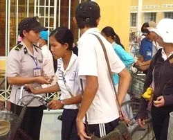 Trường học thuê... vệ sĩ