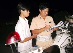 TPHCM: Ngăn chặn “bão đêm”