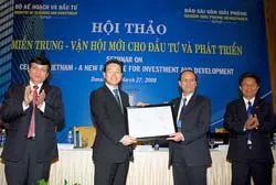 UBND TP Đà Nẵng trao giấy phép đầu tư cho Công ty Kreves Land