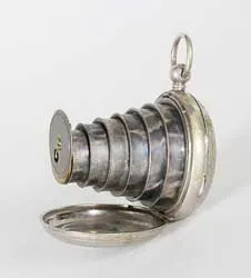 Thế giới ngầm gián điệp quân sự vẫn tiếp diễn ảnh 2