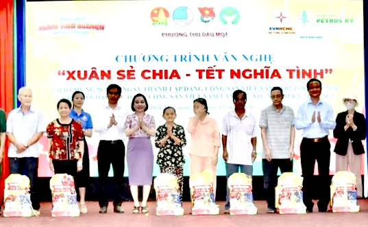 Phường Thủ Dầu Một chăm lo tết cho người khó khăn831.png