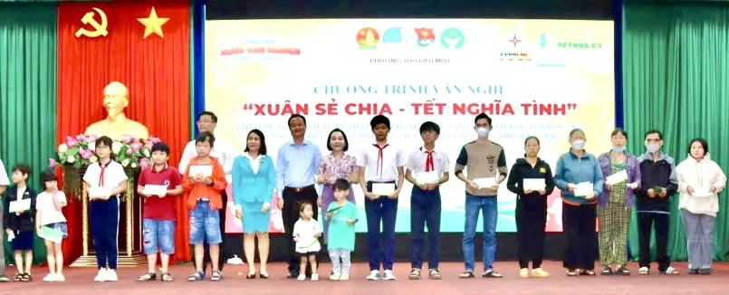 Phường Thủ Dầu Một chăm lo tết cho người khó khăn832.png