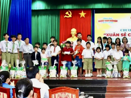 Phường Thủ Dầu Một chăm lo tết cho người khó khăn833.png