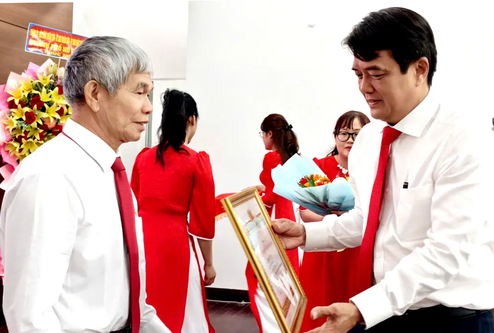 Phường Chánh Phú Hòa: Phấn đấu giữ vững 100% khu phố đạt chuẩn an toàn về ANTT