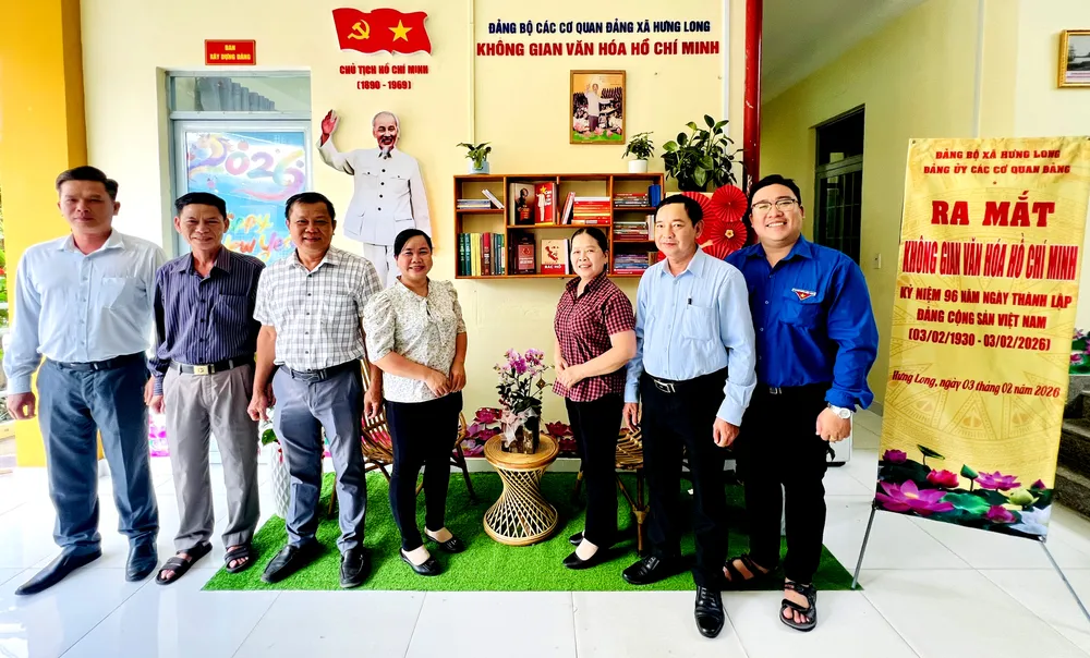 Ra mắt “Không gian văn hóa Hồ Chí Minh” tại trụ sở Đảng ủy xã Hưng Long